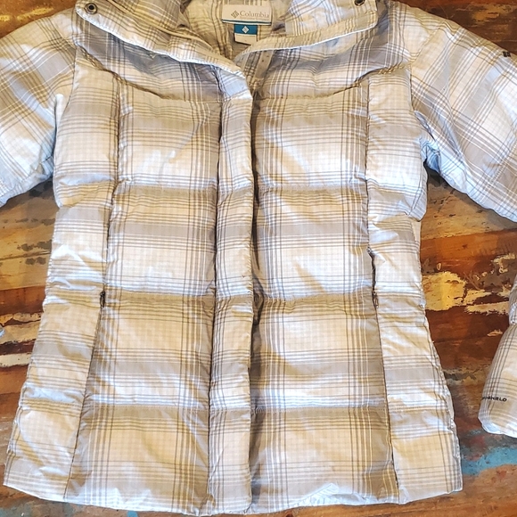 Columbia Omni-Shield Puffer Jacket Fur Lined Hood Light Grey Plaid GUC Size S - Picture 2 of 9